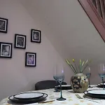 Victorian Farrar Cottage