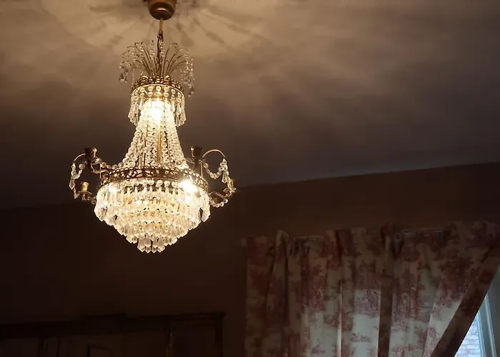 Victorian Farrar Cottage